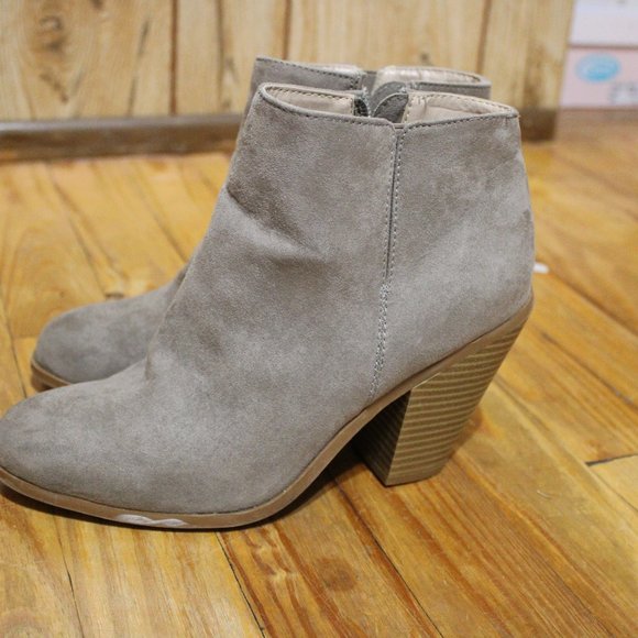 Grey Banana Republic Booties - Picture 5 of 5